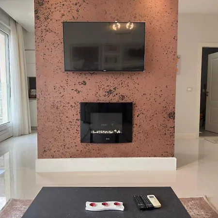 Seaside Serenity Apartament Polisi i Vogel