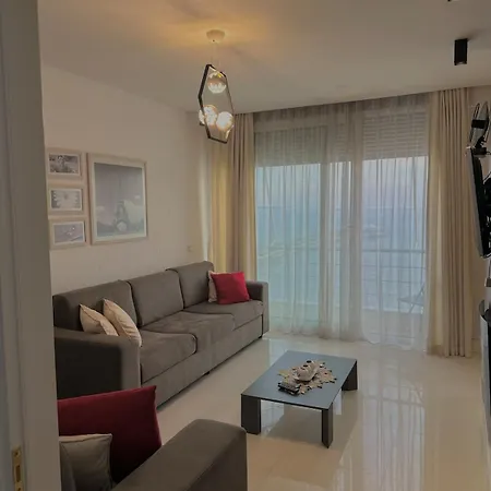 Seaside Serenity Polisi i Vogel