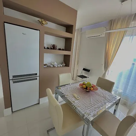 Seaside Serenity * Polisi i Vogel