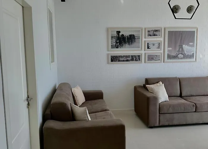 Seaside Serenity * Polisi i Vogel